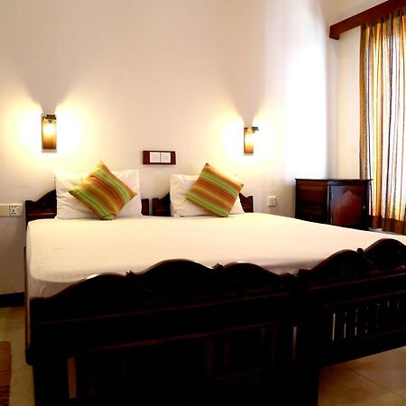Dephani Beach Hotel Negombo Zewnętrze zdjęcie